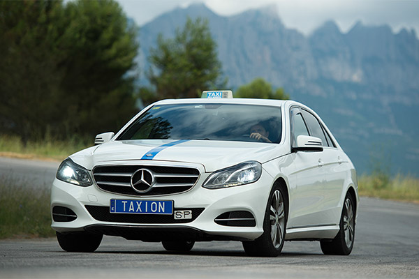 Taxion. Taxis Mercedes a Manresa.